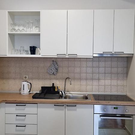 Grove Apartment + Free Parking Novi Sad Exterior photo