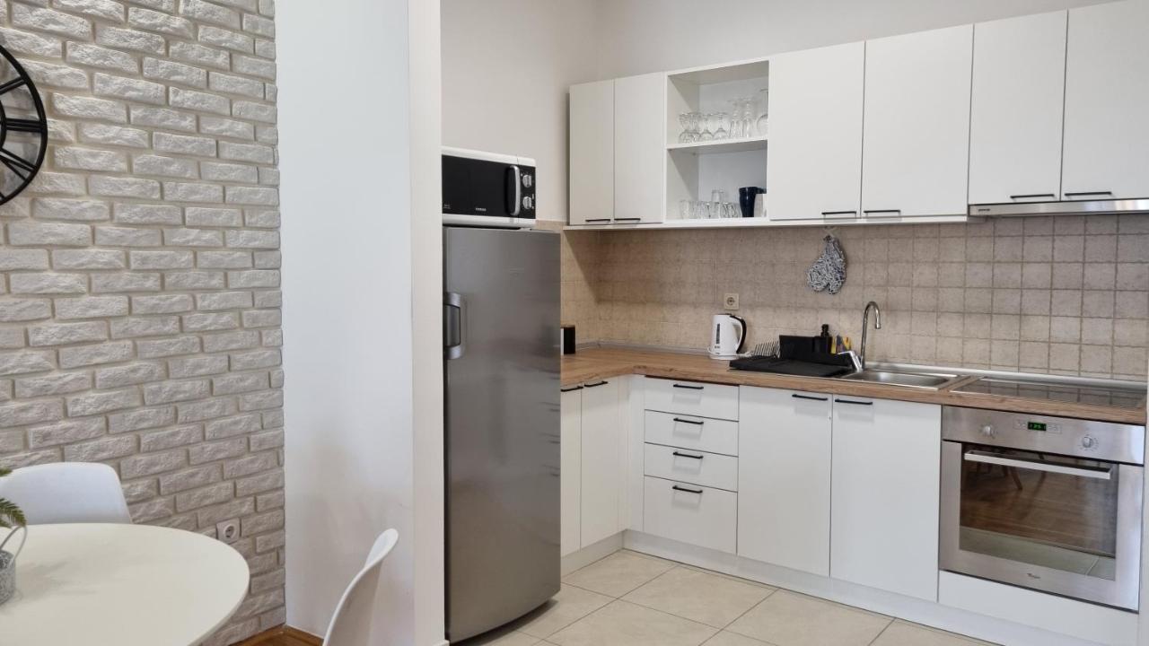 Grove Apartment + Free Parking Novi Sad Exterior photo