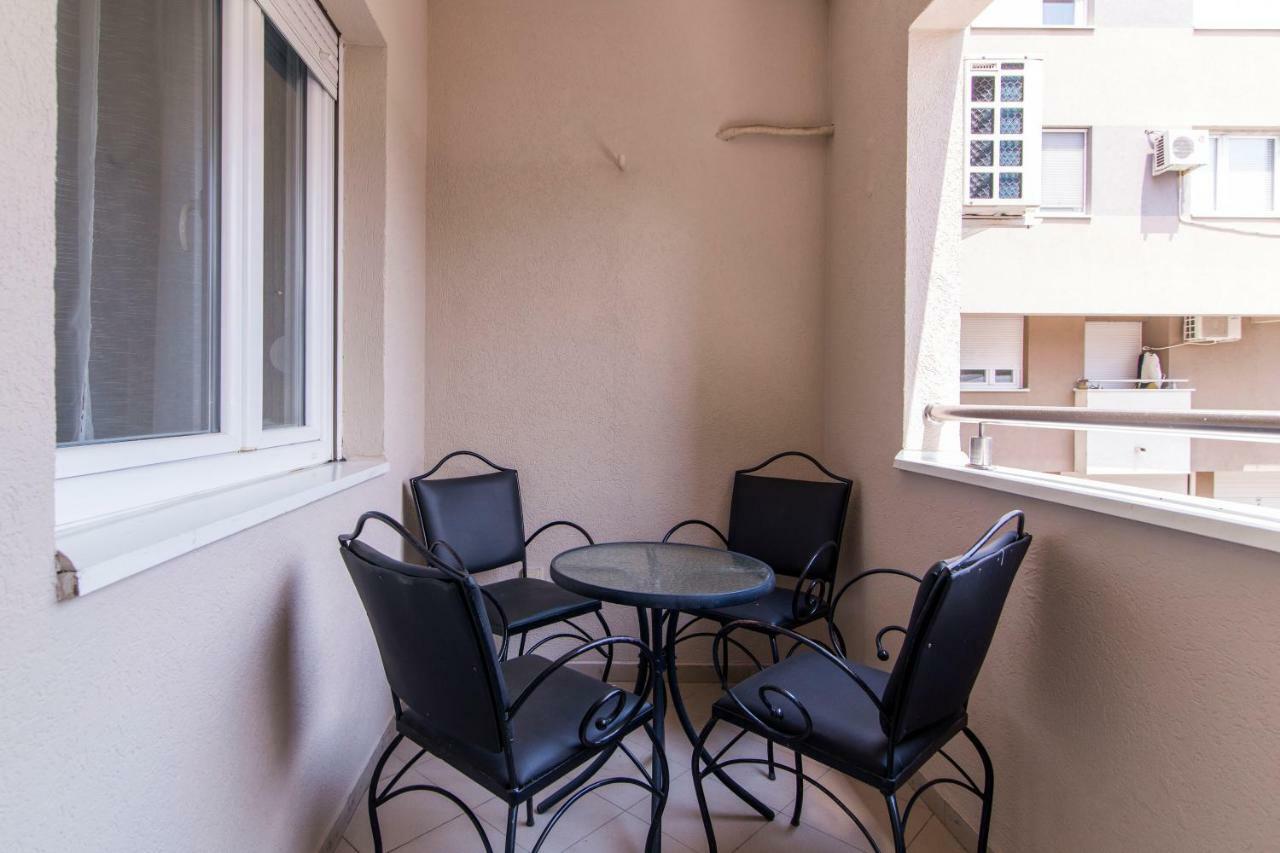 Grove Apartment + Free Parking Novi Sad Exterior photo