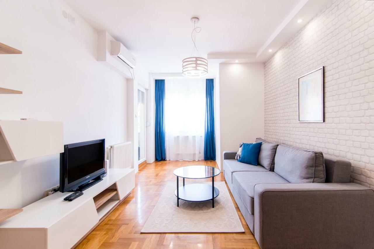 Grove Apartment + Free Parking Novi Sad Exterior photo